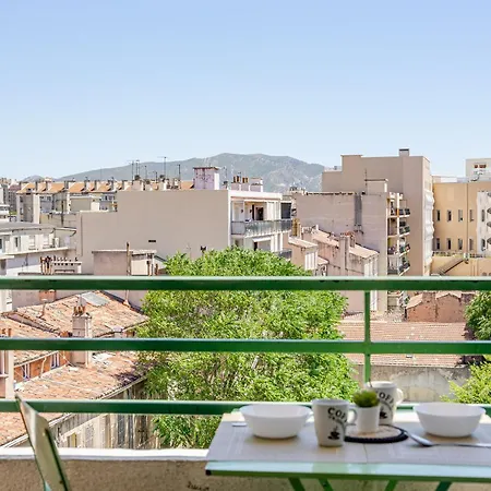 St Charles : Confortable+ Balcon Apartment